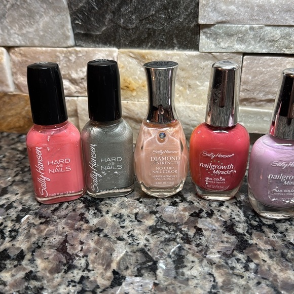 Sally Hansen Nail Polish Lot NEW - Picture 2 of 4